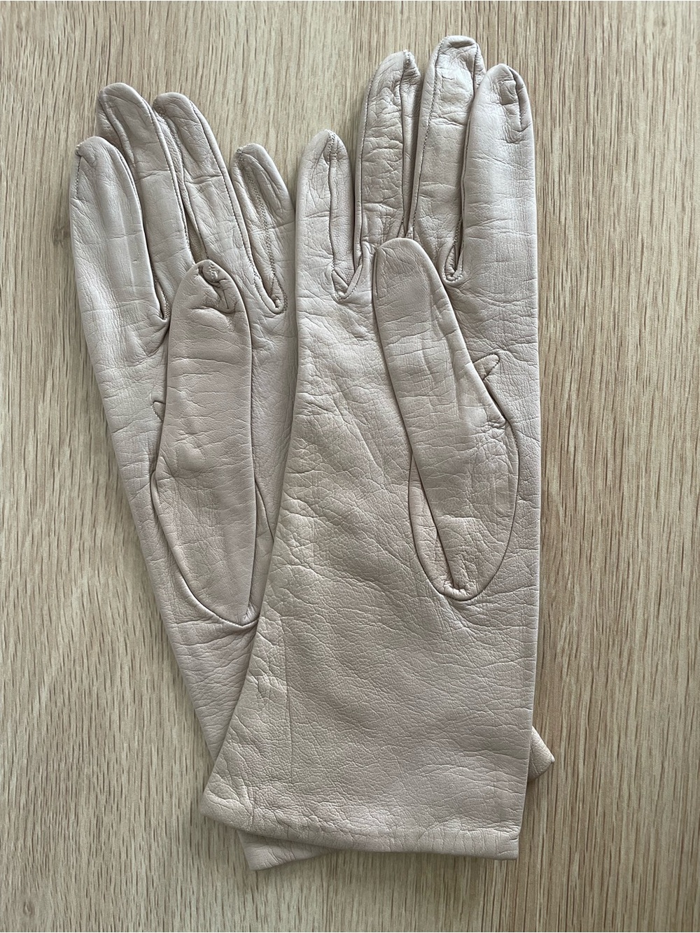 Vintage Saks Fifth Avenue light brown tan silk lined buttery leather gloves 7.5